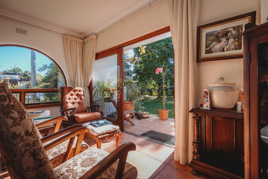 4 Bedroom Property for Sale in Glen Barrie Western Cape